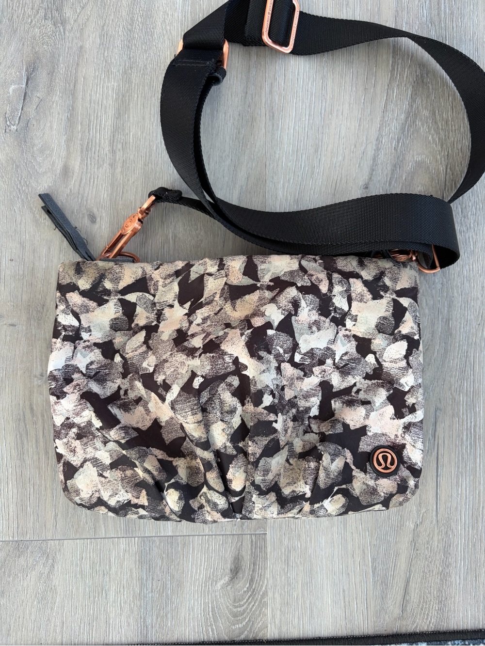 2000s Lululemon Archived Abstract Camo Print Crossbody - RARE